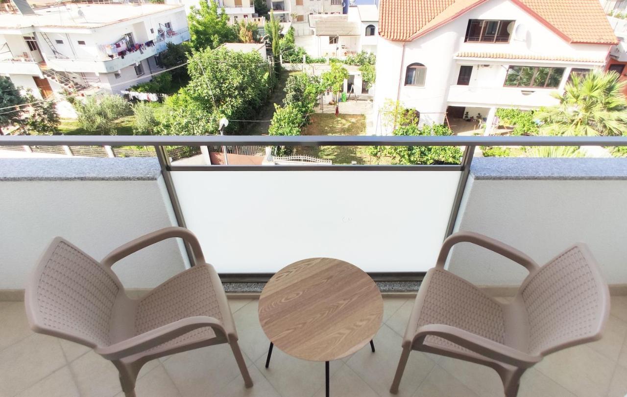 Villa Luelfa Durrës Extérieur photo
